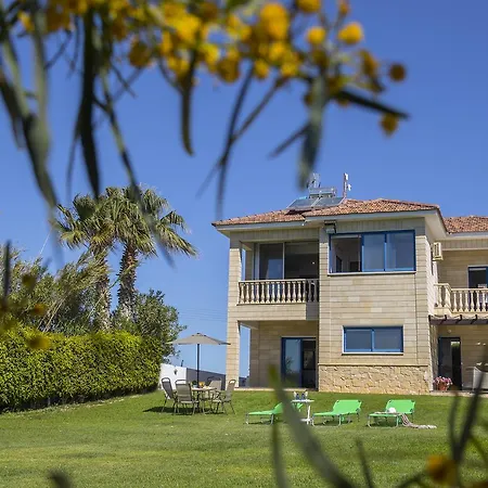 Villa Maroni Beachfront