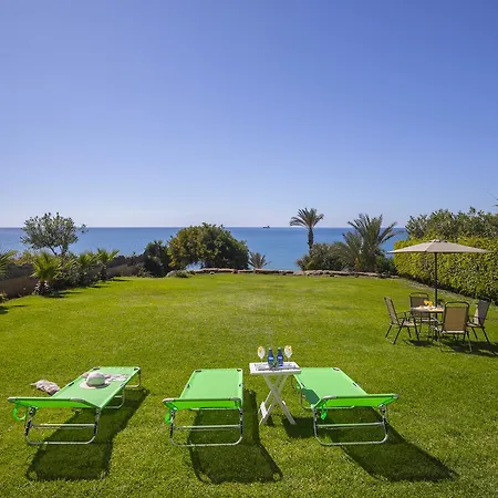 Maroni Beachfront * لارنكا
