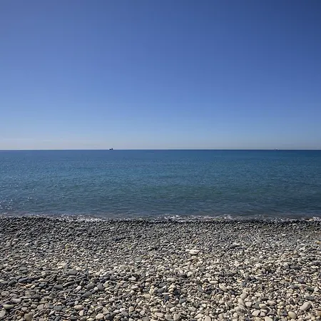 Maroni Beachfront * لارنكا