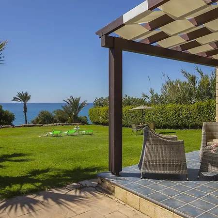 Maroni Beachfront