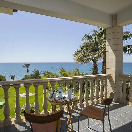 Willa Maroni Beachfront *